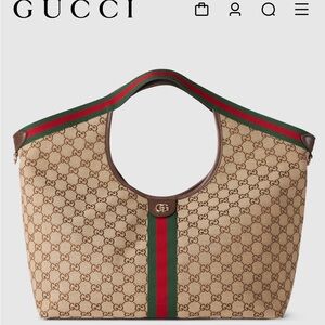 ••BRAND NEW 2026 Runway Gucci large shoulder bag.New with receipt.